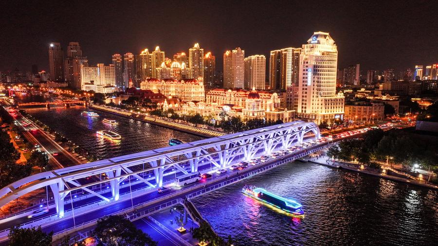 Tianjin potenzia gli impianti di illuminazione lungo il fiume Haihe
