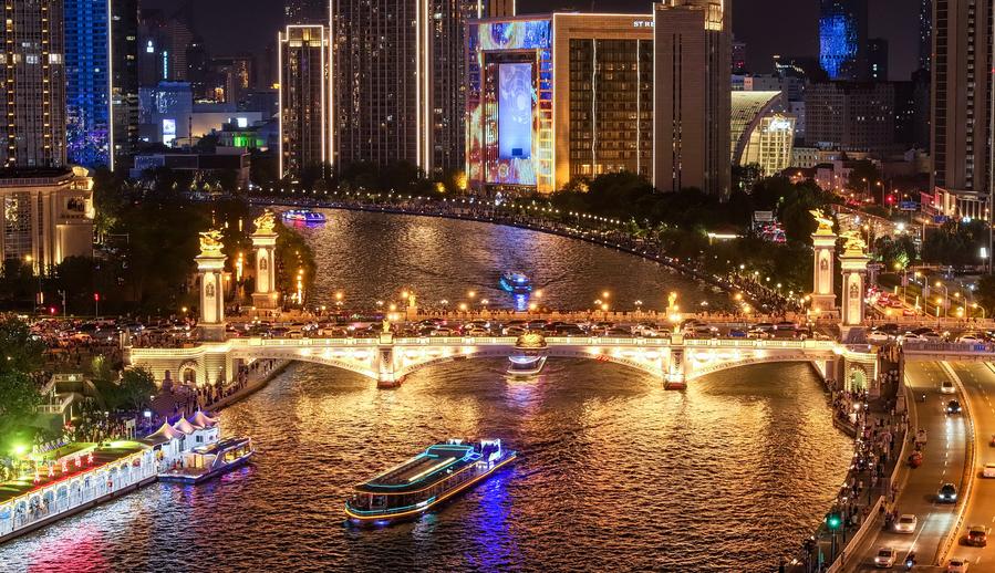 Tianjin potenzia gli impianti di illuminazione lungo il fiume Haihe