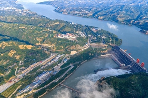 La diga di Sanmenxia aumenta il rilascio d'acqua per eliminare i sedimenti nel Fiume Giallo