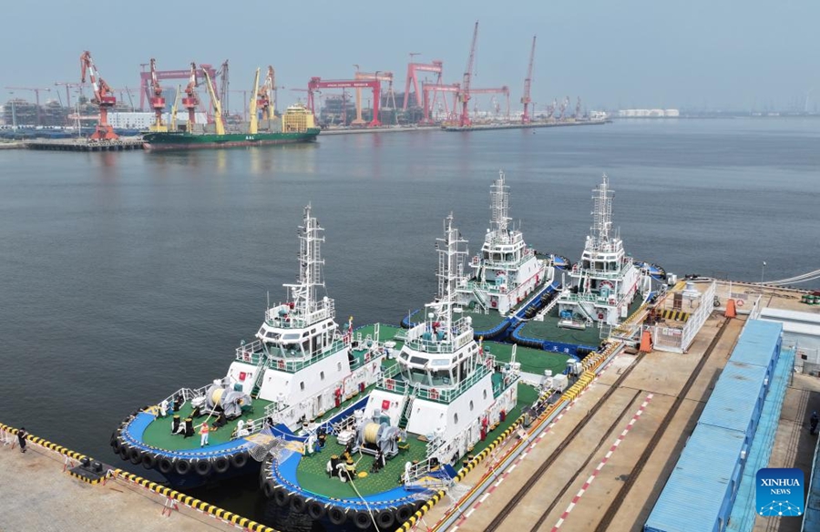 Rimorchiatori totalmente elettrici salpano nel porto di Tianjin