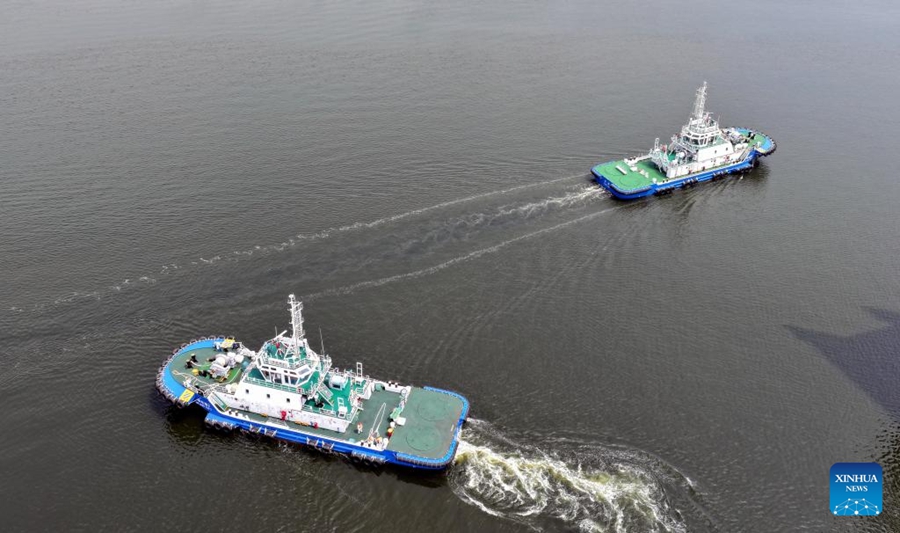 Rimorchiatori totalmente elettrici salpano nel porto di Tianjin