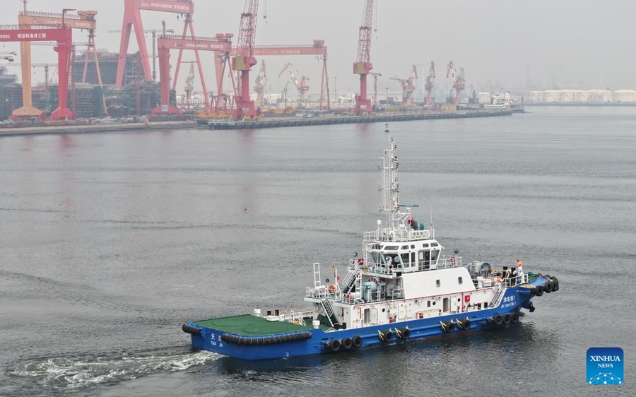 Rimorchiatori totalmente elettrici salpano nel porto di Tianjin