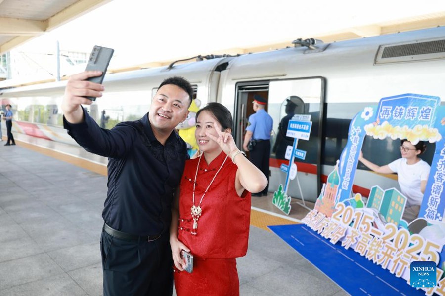 La ferrovia ad alta velocità più a nord della Cina celebra il suo 10° anniversario