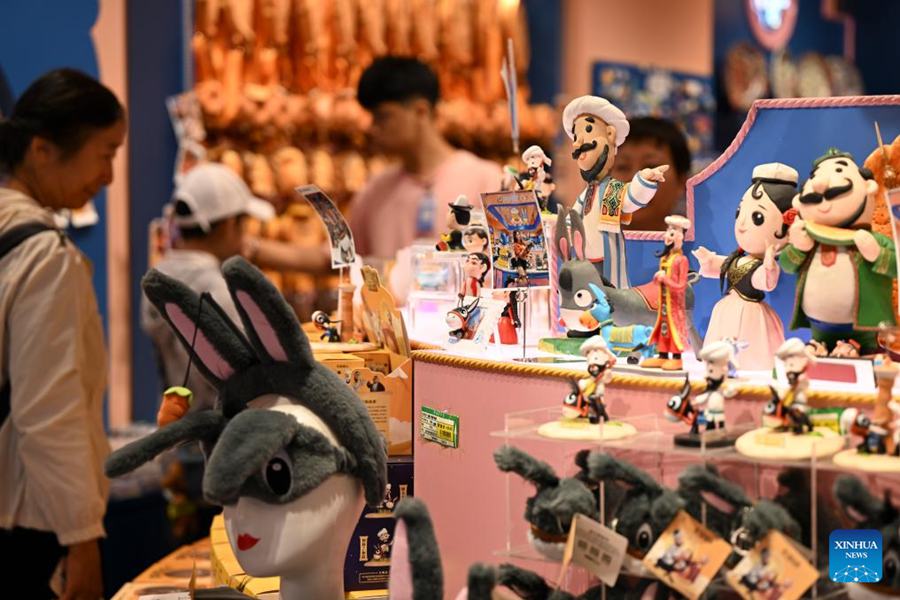 Il Gran Bazar entra nella stagione di punta del turismo nello Xinjiang
