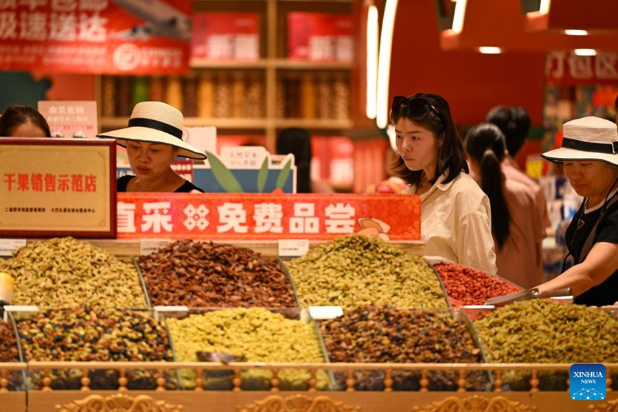 Il Gran Bazar entra nella stagione di punta del turismo nello Xinjiang