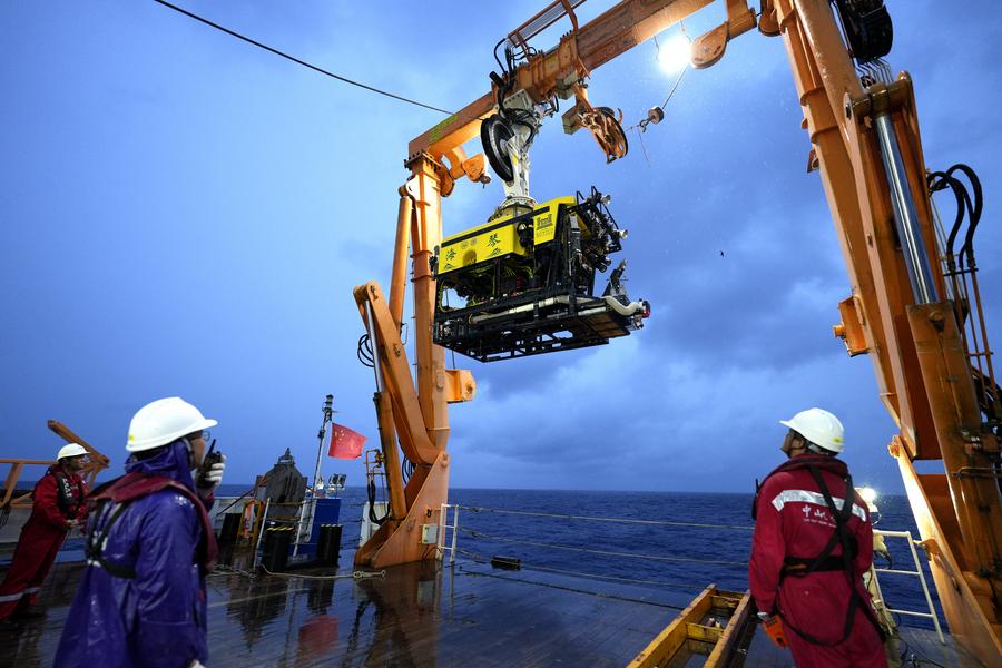 Nuovo ROV cinese per l'esplorazione di acque profonde completa missione nel Mar Cinese Meridionale