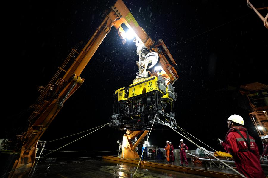 Nuovo ROV cinese per l'esplorazione di acque profonde completa missione nel Mar Cinese Meridionale