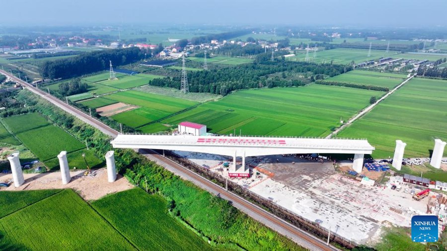 Trave a T posizionata sul super ponte sul fiume Shuhe nella Cina settentrionale