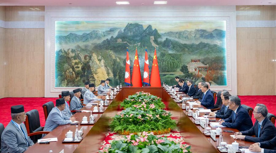 Xi Jinping incontra il Premier nepalese Khadga Prasad Sharma Oli