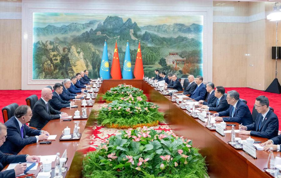 Xi Jinping incontra il Presidente del Kazakistan Kassym-Jomart Tokayev