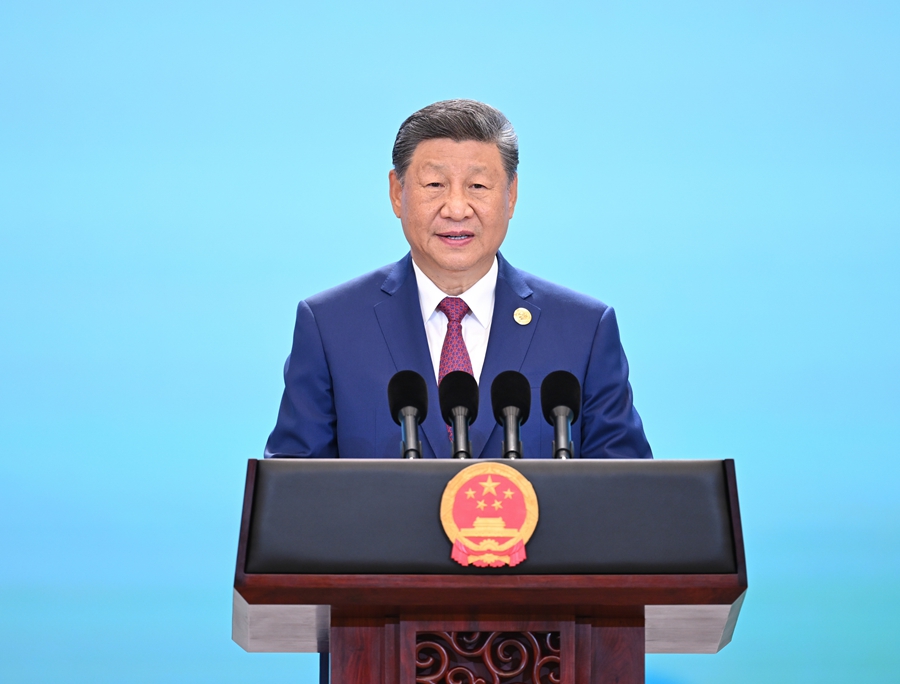 SCO 2025, Xi Jinping e Peng Liyuan accolgono gli ospiti internazionali