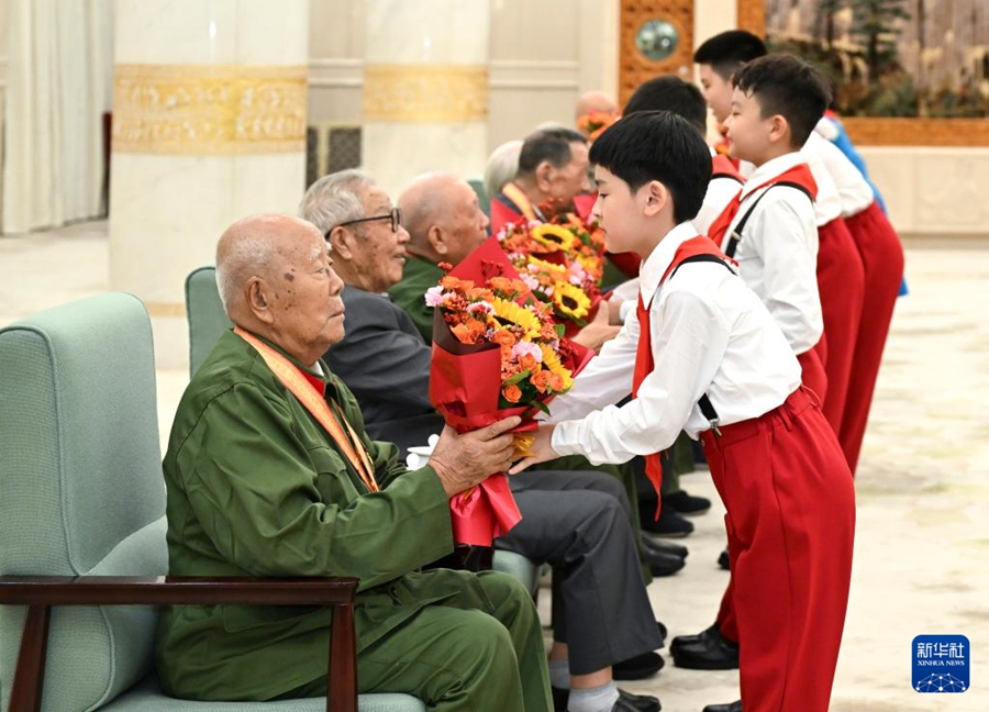 Beijing: serata di gala commemorativa per l'80° anniversario della vittoria nella Guerra di Resistenza del Popolo Cinese Contro l'Aggressione Giapponese
