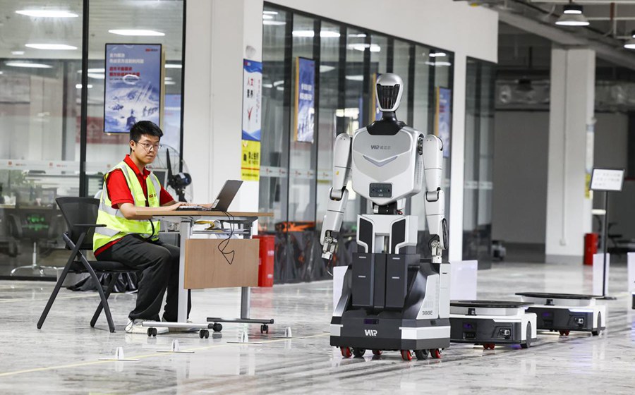 Robot rubano la scena alla Big Data Expo