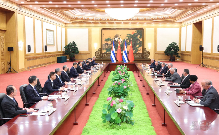 Xi Jinping incontra Miguel Diaz-Canel, Primo Segretario del Comitato Centrale del Partito Comunista di Cuba e Presidente del Paese