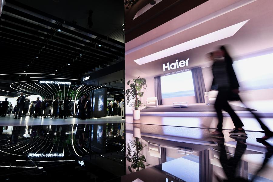 Area espositiva di Haier all'IFA Berlin 2025 a Berlino, Germania. (5 settembre 2025 - Xinhua/Zhang Haofu)