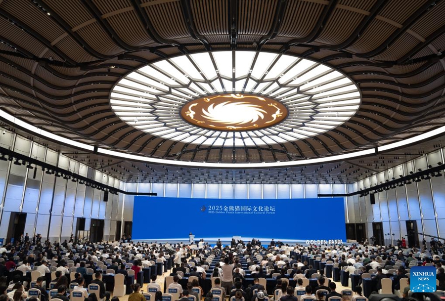 Chengdu: tenuto il Forum Culturale Internazionale Panda d'Oro 2025