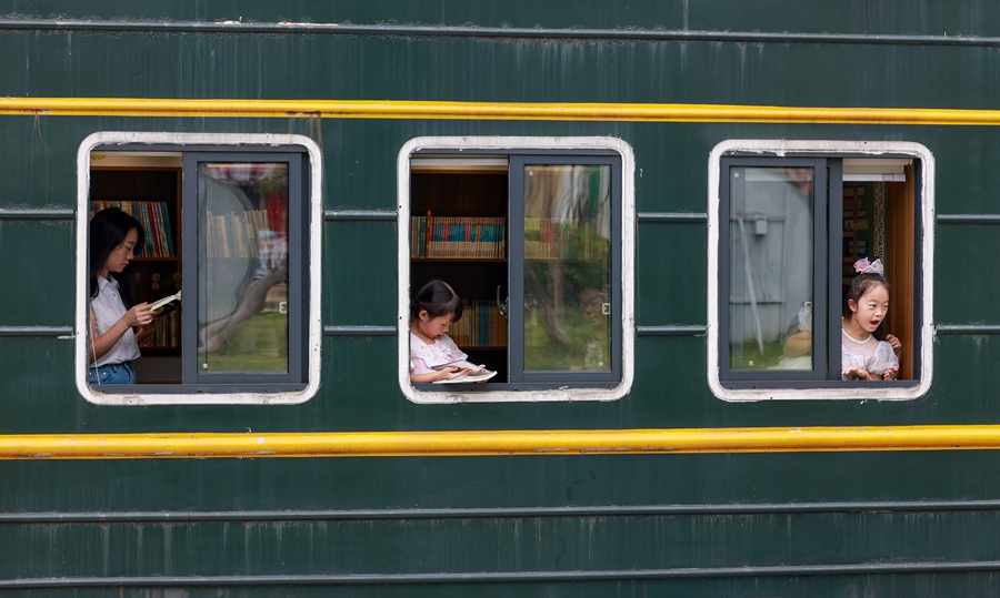 Guizhou, carrozze ferroviarie dismessi diventano biblioteca urbana