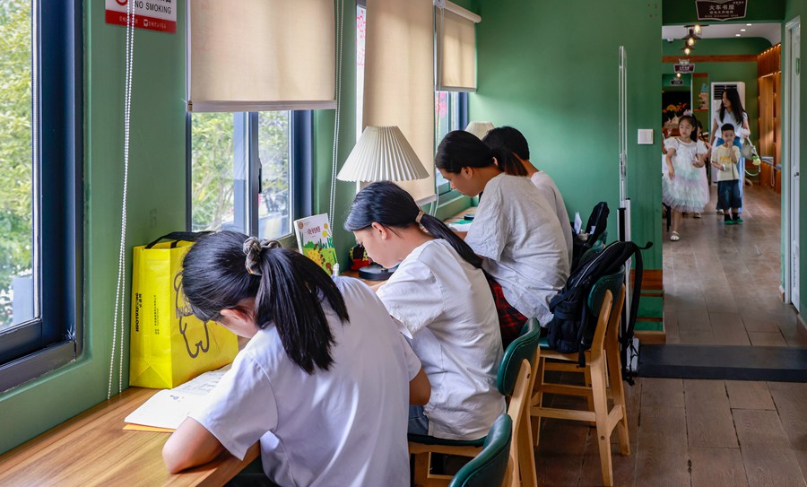 Guizhou, carrozze ferroviarie dismessi diventano biblioteca urbana