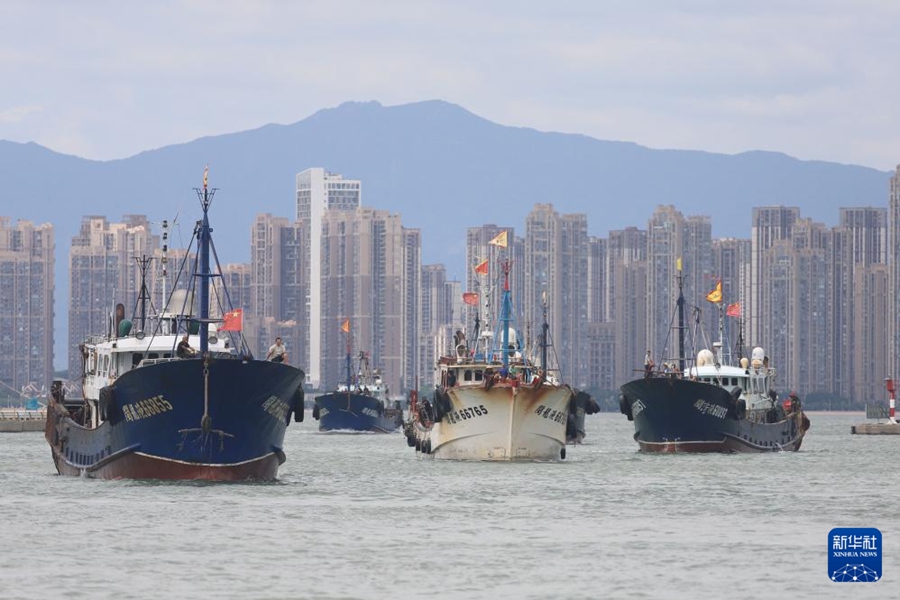 Fujian, pescherecci rientrano in porto ed equipaggi sbarcano in vista del tifone Ragasa