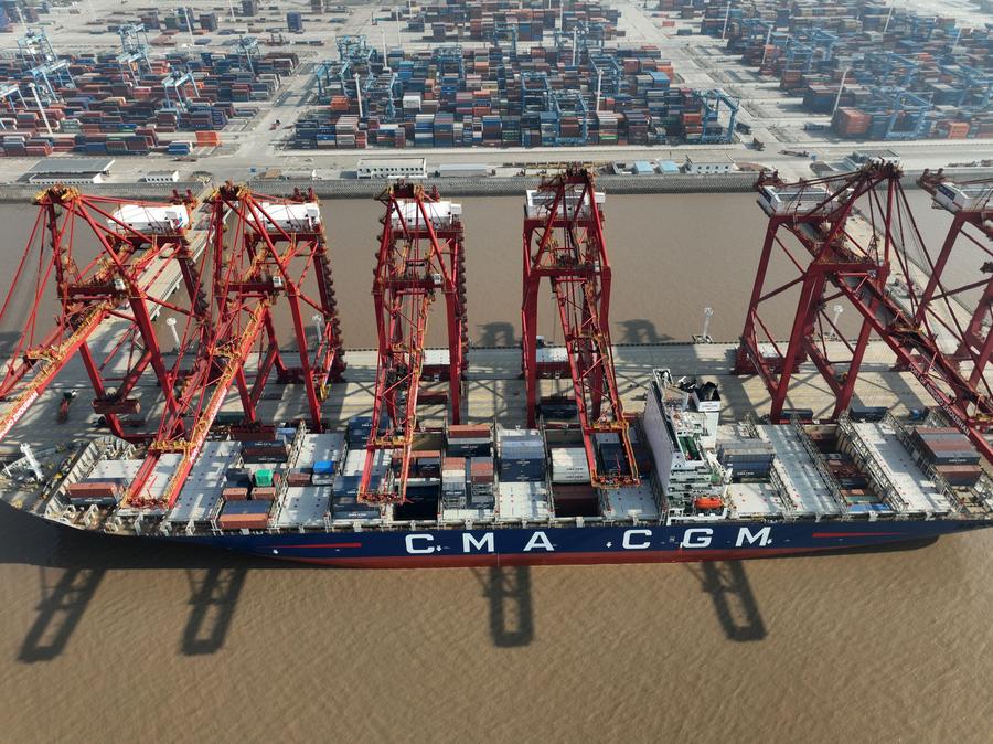 Porto della Cina orientale inaugura la prima rotta artica verso l'Europa