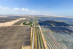 Progetti fotovoltaici favoriscono il ripristino ecologico e la crescita economica nel deserto di Kubuqi, Mongolia Interna cinese