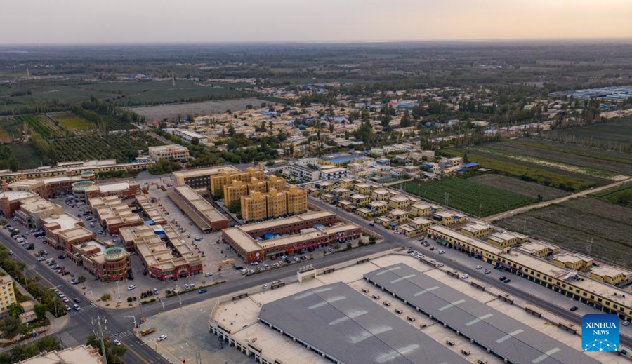 Il villaggio di Daxi nello Xinjiang sviluppa turismo e e-commerce per promuovere lo sviluppo rurale