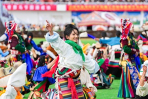 Edizione 2025 del tradizionale festival di corse di cavalli inaugurata a Nagqu, Xizang cinese