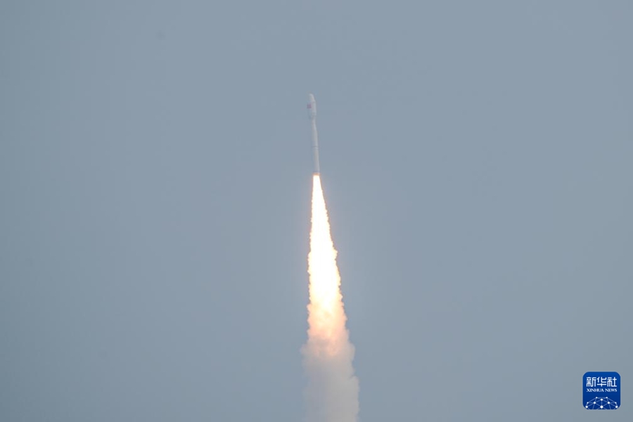 La Cina lancia satelliti dal mare