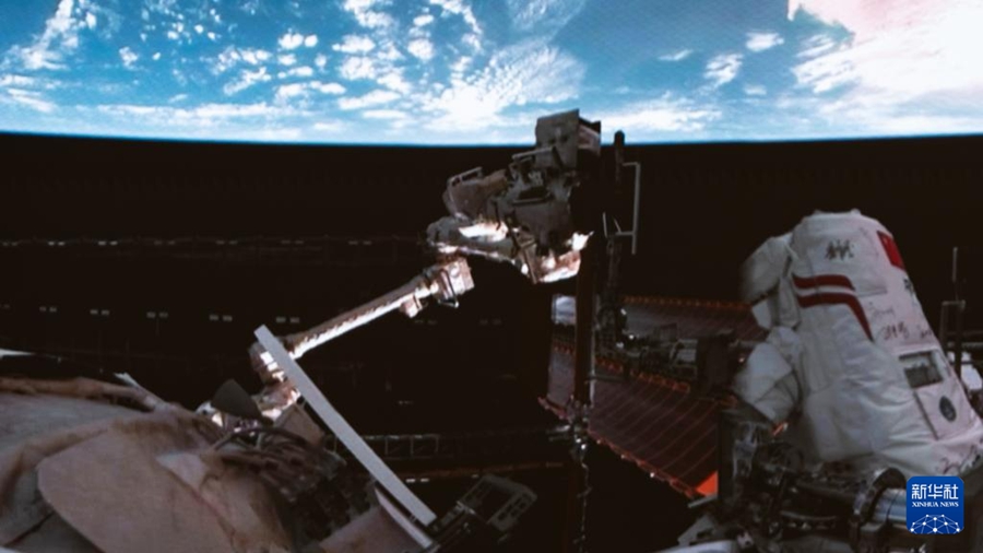 Equipaggio della Shenzhou-20 completa con successo la quarta attività extraveicolare