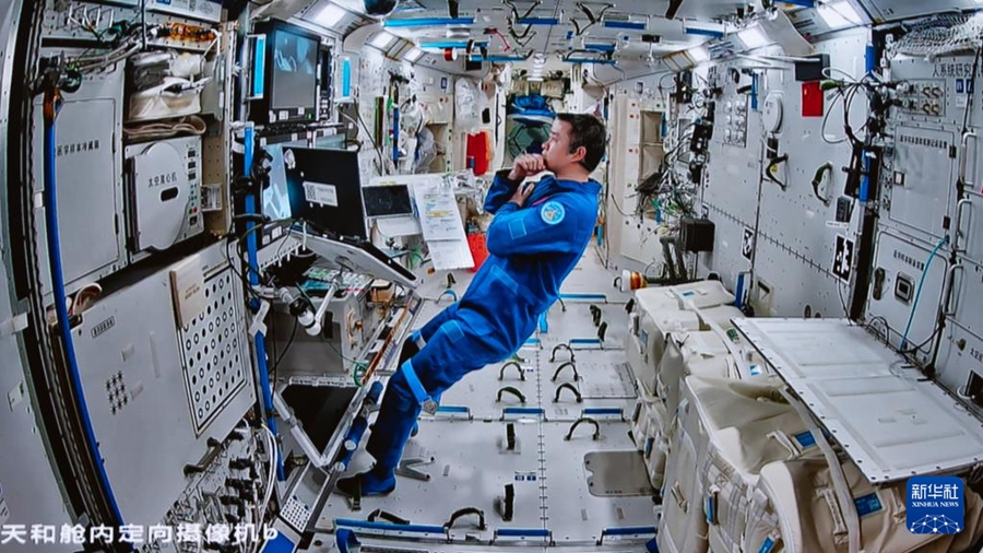 Equipaggio della Shenzhou-20 completa con successo la quarta attività extraveicolare
