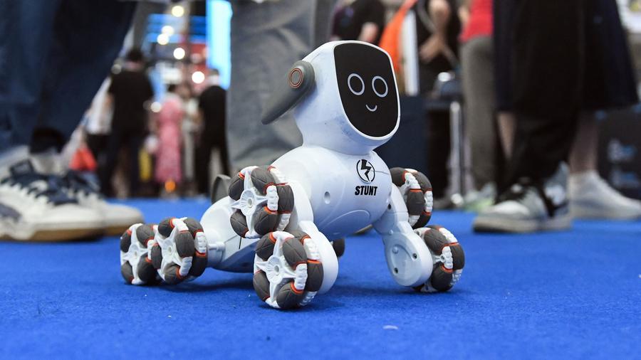 IFR: Cina leader nel mercato mondiale dei robot industriali con installazioni record