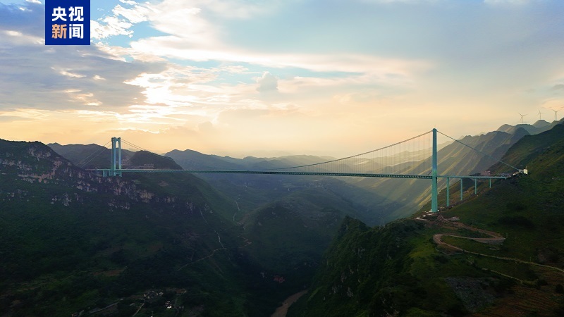 Inaugurato ufficialmente il Ponte sul Grande Canyon di Huajiang, il ponte più alto del mondo