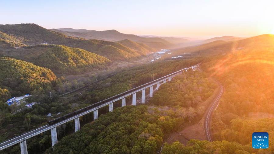 Completato l'ammodernamento della linea ferroviaria che collega Suifenhe al confine tra Cina e Russia