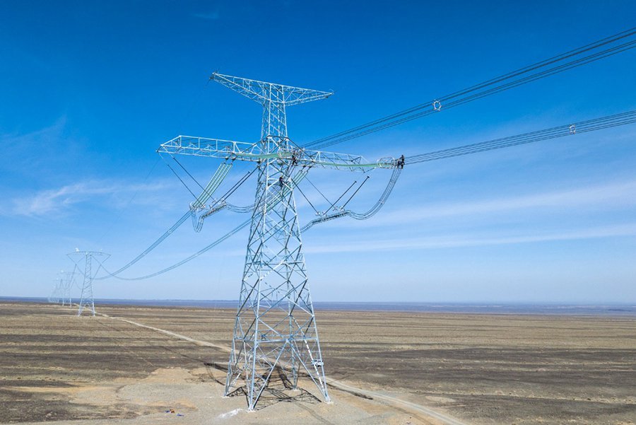 Lo Xinjiang trasforma i deserti in una miniera d'oro di energia rinnovabile