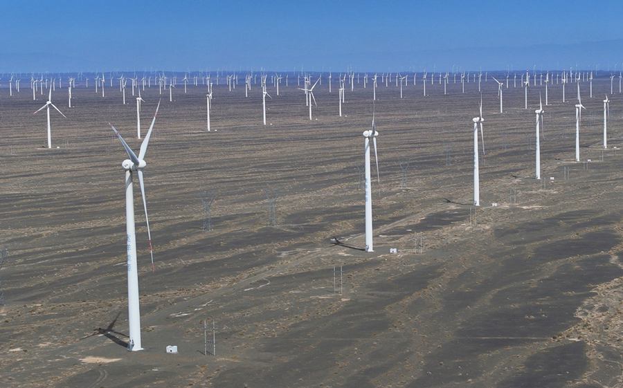 Lo Xinjiang trasforma i deserti in una miniera d'oro di energia rinnovabile