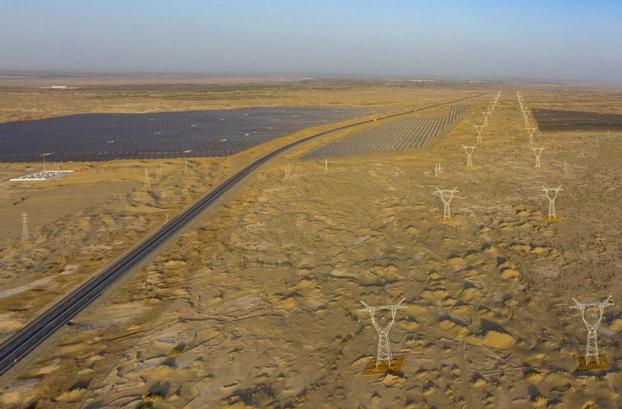 Lo Xinjiang trasforma i deserti in una miniera d'oro di energia rinnovabile