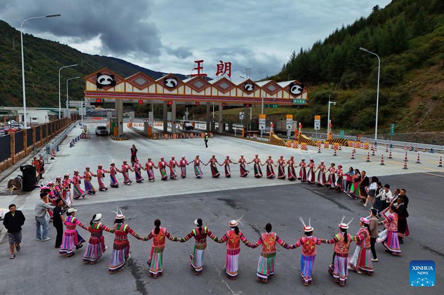 Autostrada collega la Valle di Jiuzhai, sito patrimonio mondiale dell’UNESCO in Cina