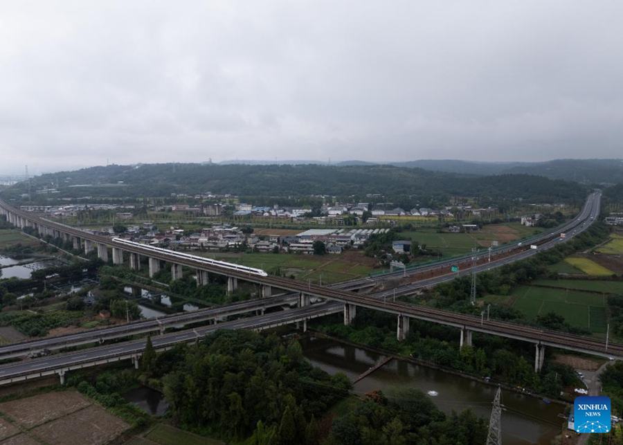 Autostrada collega la Valle di Jiuzhai, sito patrimonio mondiale dell’UNESCO in Cina