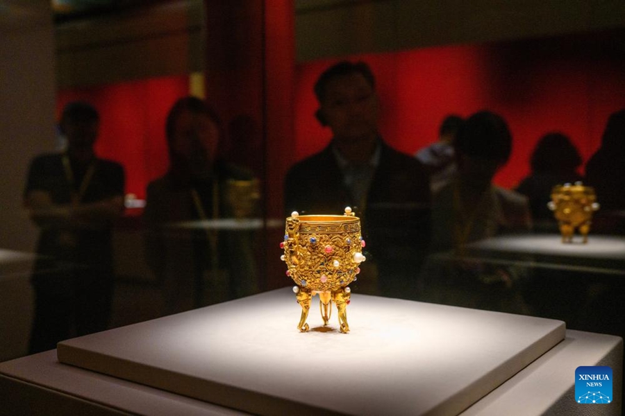 Mostra per il 100º anniversario della fondazione del Museo del Palazzo di Beijing