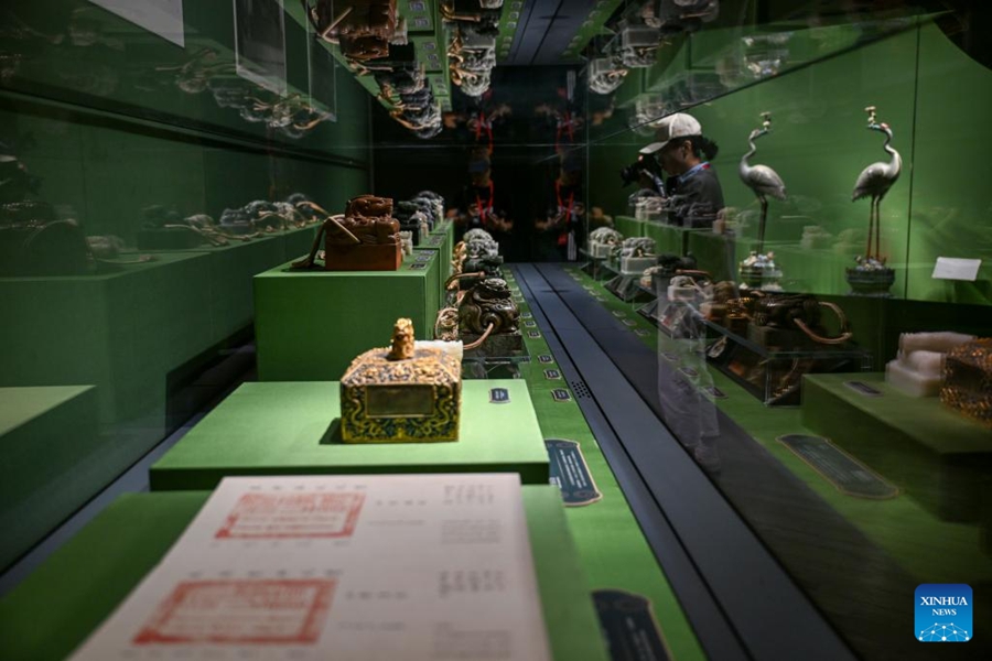 Mostra per il 100º anniversario della fondazione del Museo del Palazzo di Beijing
