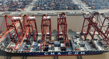 Porto della Cina orientale inaugura la prima rotta artica verso l'Europa