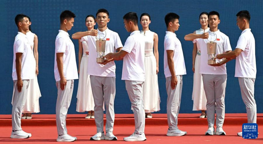 Cerimonia di accensione della fiamma per la 15a edizione dei Giochi Nazionali a Guangzhou