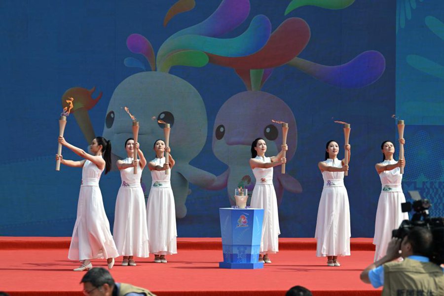 Cerimonia di accensione della fiamma per la 15a edizione dei Giochi Nazionali a Guangzhou