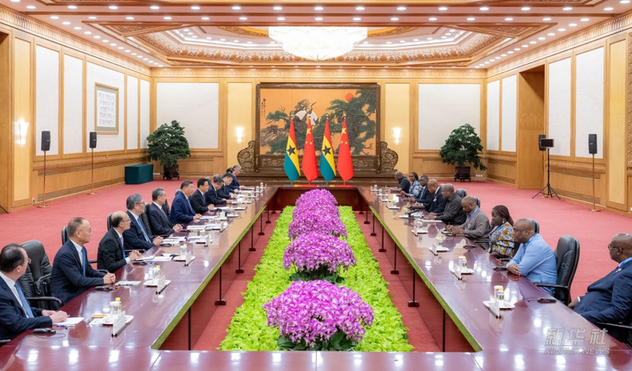 Xi Jinping incontra il Presidente del Ghana, John Dramani Mahama