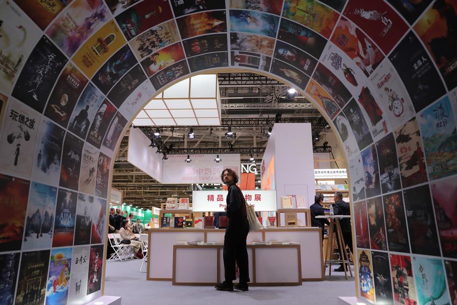 Stand di Reading China alla Fiera del Libro di Francoforte, in Germania. (15 ottobre 2025 - Xinhua/Du Zheyu)