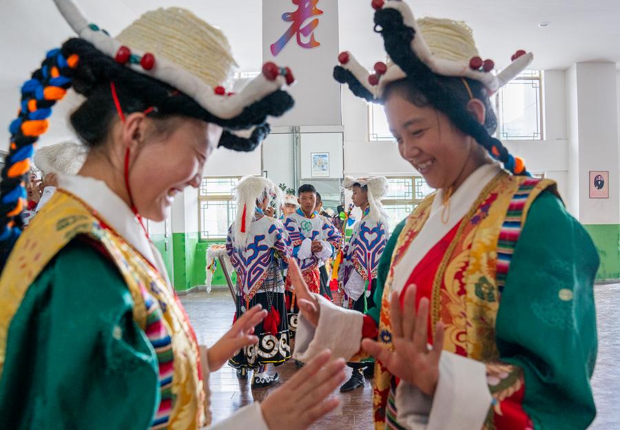 Collegi promuovono l'equità educativa nelle regioni dell'altopiano cinese