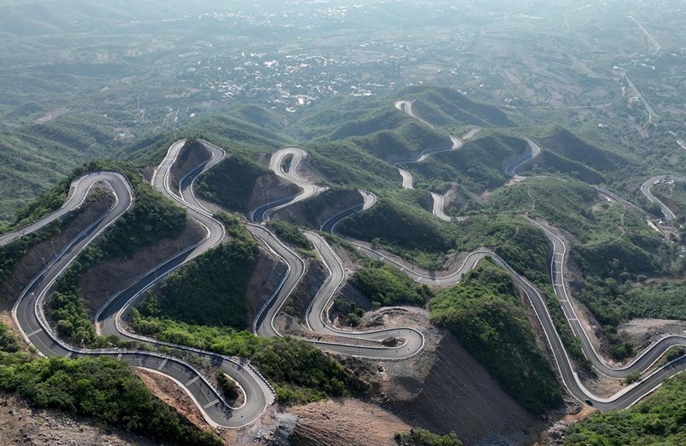 La Cina costruisce 75.000 km di strade rurali nei primi tre trimestri del 2025