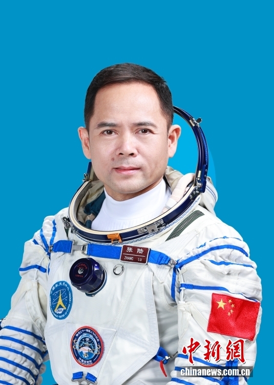 Cina pronta per il lancio la navicella spaziale con equipaggio Shenzhou-21