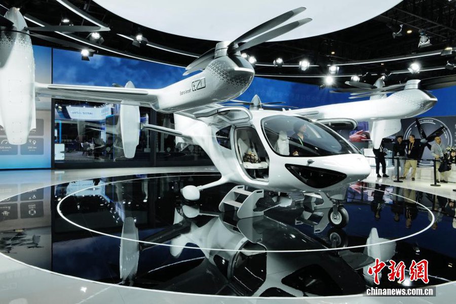 Nuovo slancio per l'economia a bassa quota dentro e fuori i padiglioni espositivi della CIIE