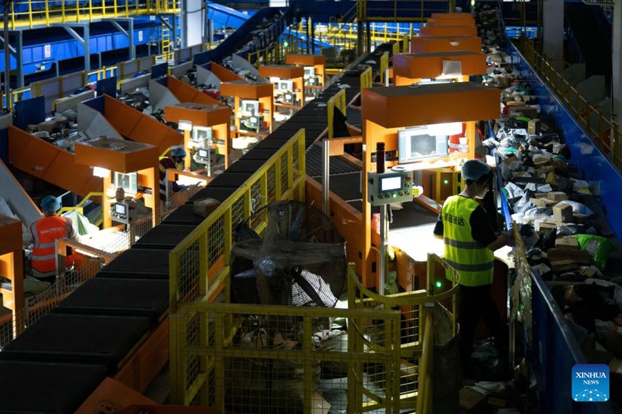 China Post si impegna a garantire la consegna dei pacchi per il festival dello shopping online